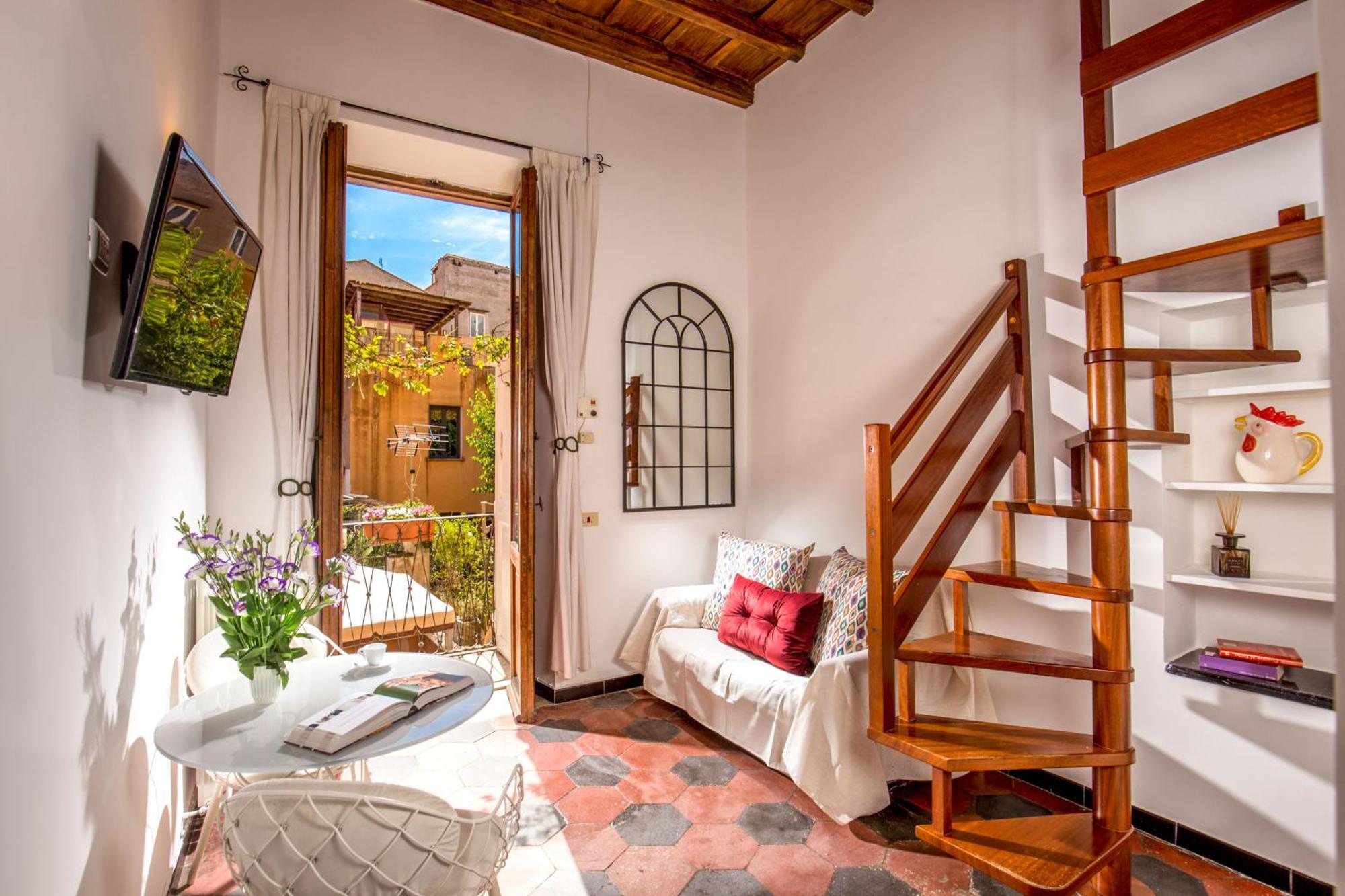 Empire Loft In The Shadow Of Colosseum Apartment