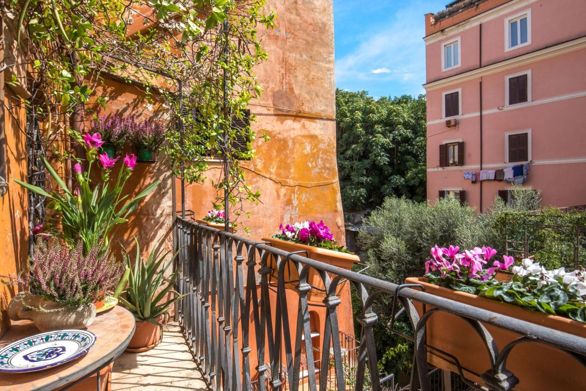 Empire Loft In The Shadow Of Colosseum